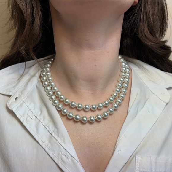 Double Strand of Costume Jewellery Pearls - Picture 3 of 7